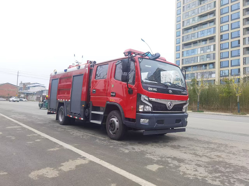 东风多利卡5吨水罐消防车（150马力）